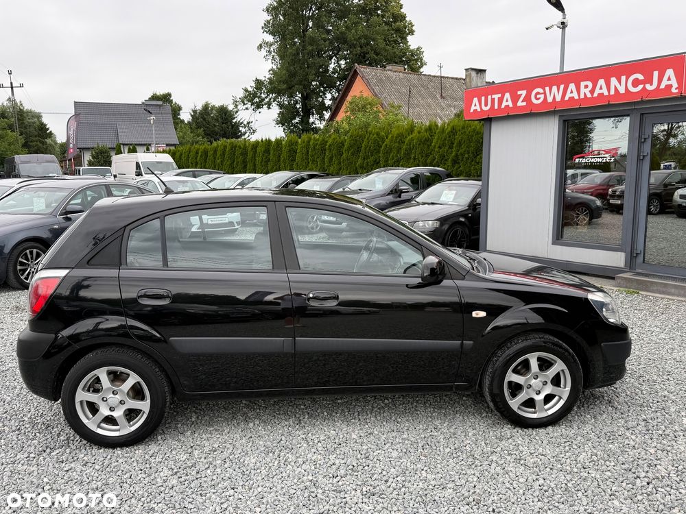 Kia Rio - 16