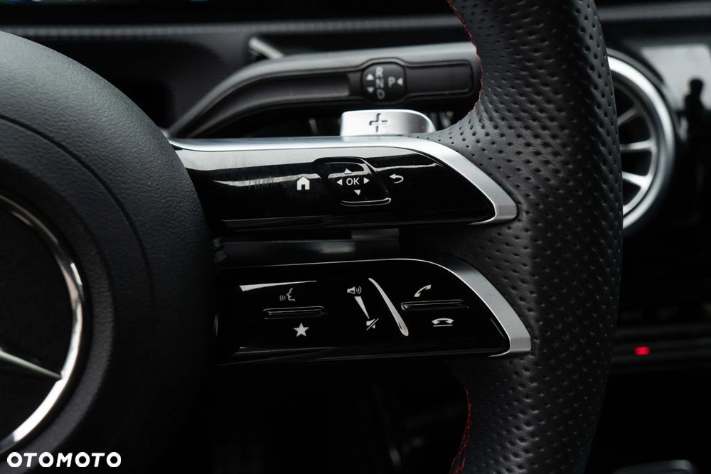Mercedes-Benz CLA 220 mHEV 4-Matic AMG Line 8G-DCT - 24
