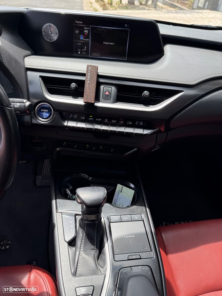 Lexus UX 250h Luxury - 16