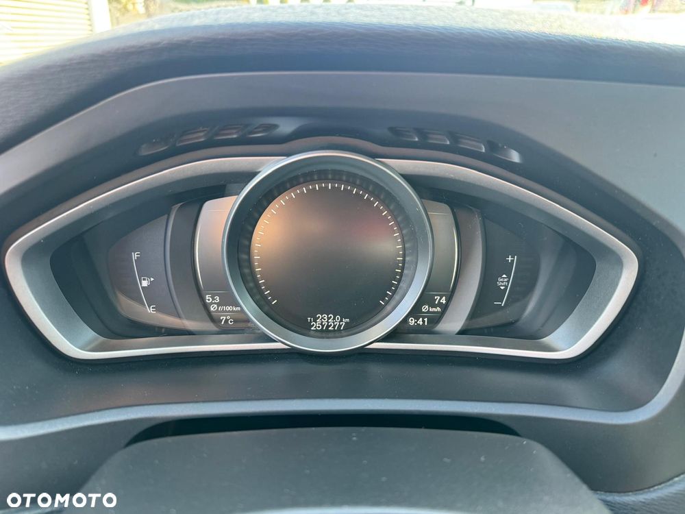 Volvo V40 Cross Country D3 Momentum - 20