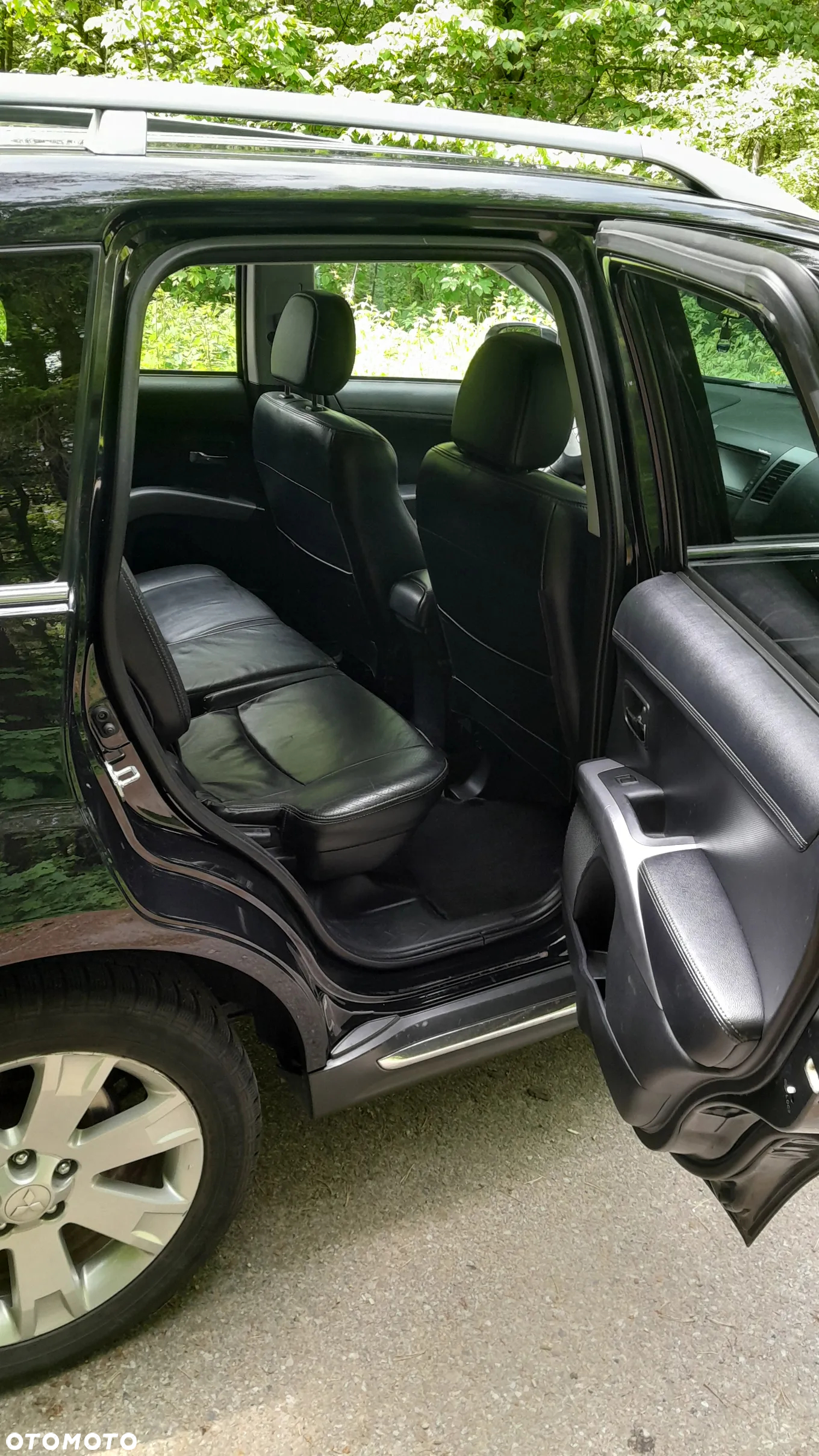 Mitsubishi Outlander - 11