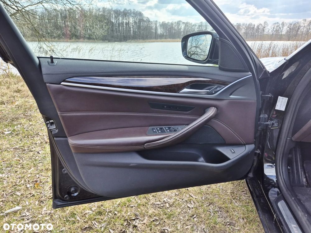 BMW Seria 5 520d Luxury Line - 9