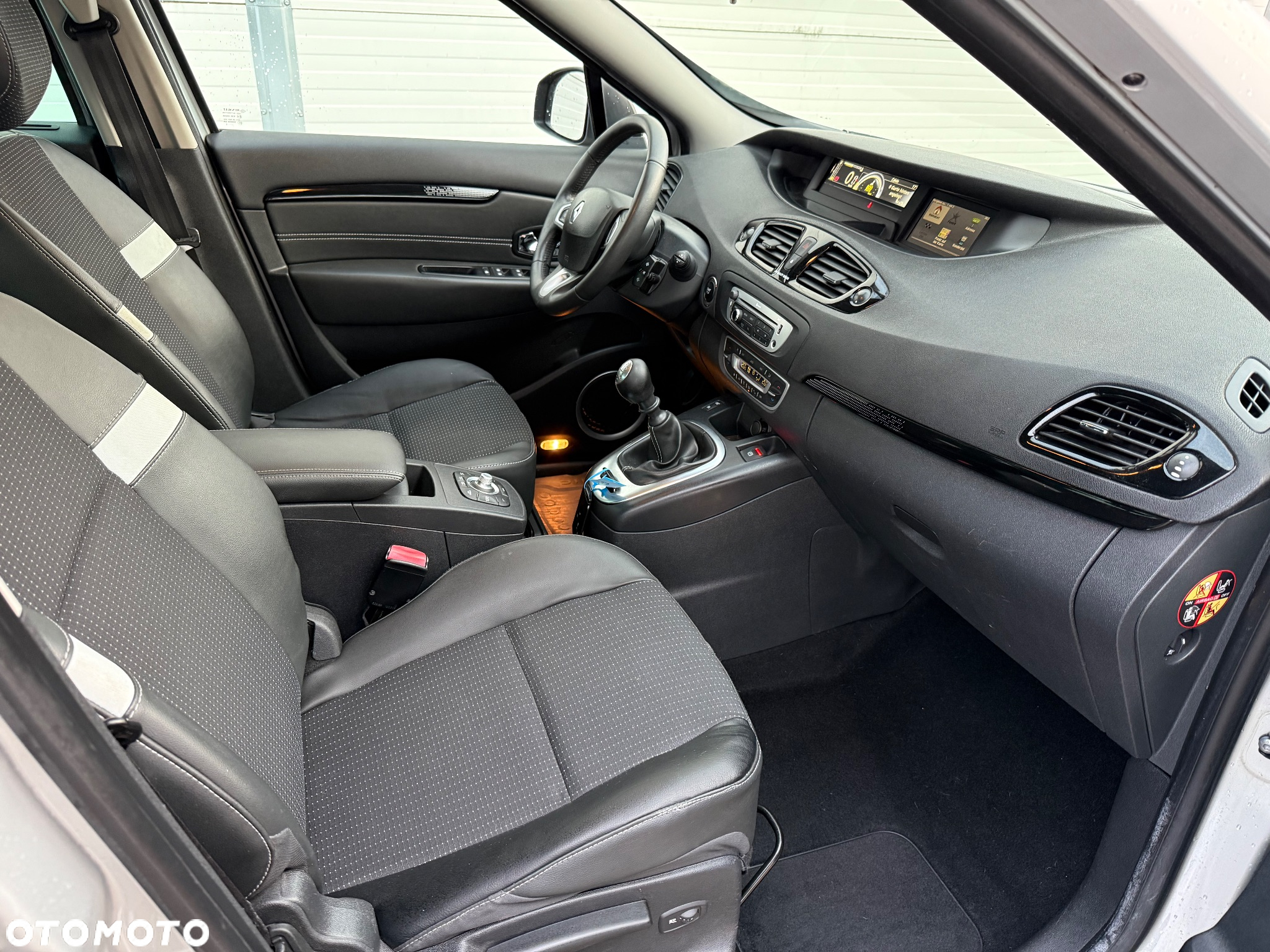 Renault Scenic 1.6 16V 110 Dynamique - 7