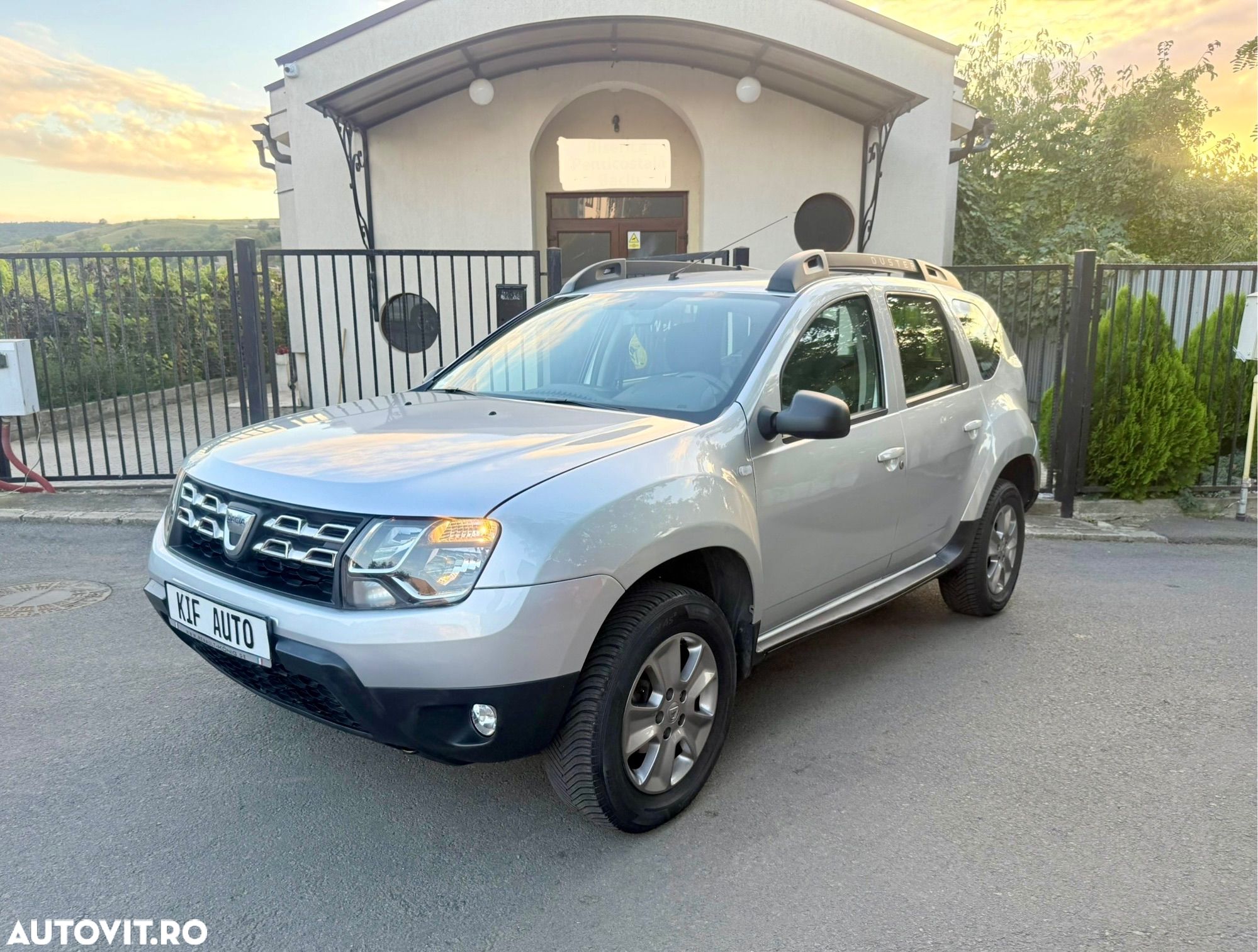 Dacia Duster 1.6 SCe Prestige jante 16" - 1