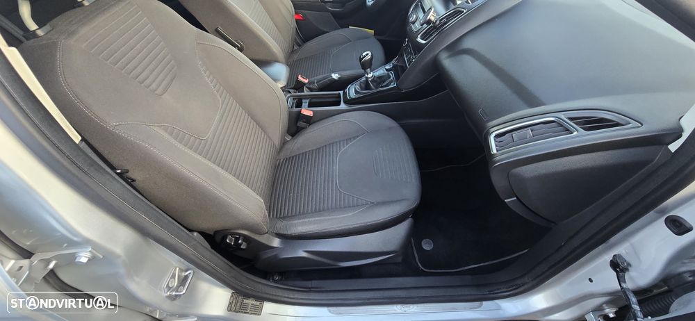 Ford Focus 1.0 EcoBoost Titanium - 11