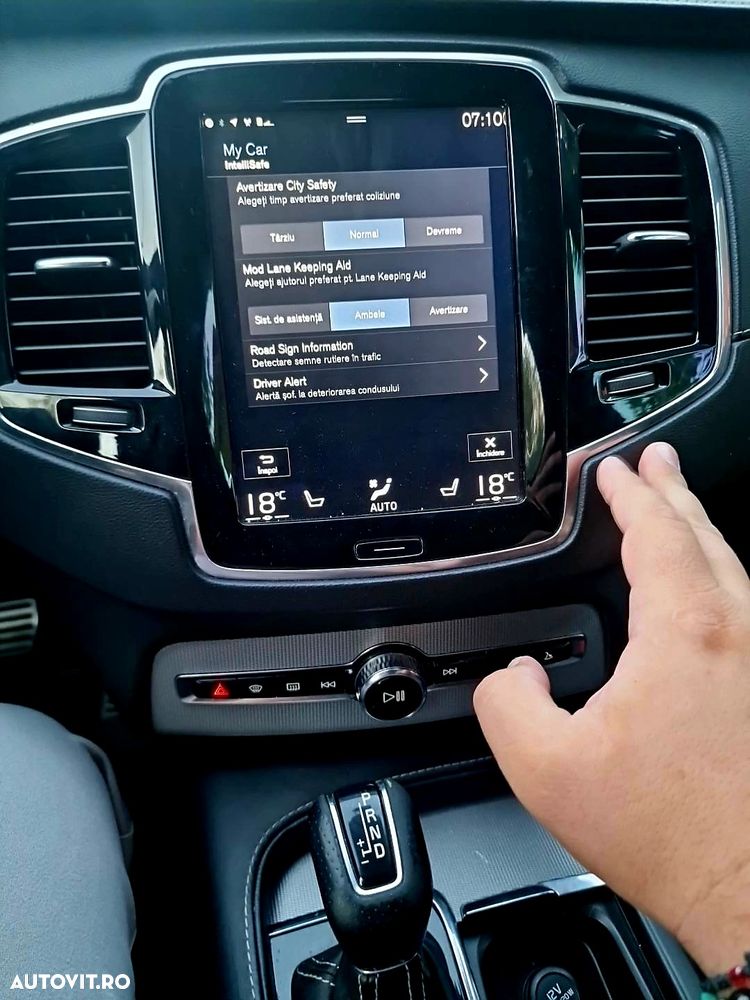 Volvo XC 90 D5 AWD R-Design - 13