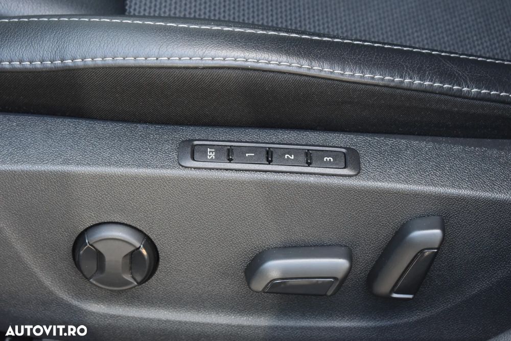 Skoda Octavia 2.0 TDI DSG 4X4 Style - 37