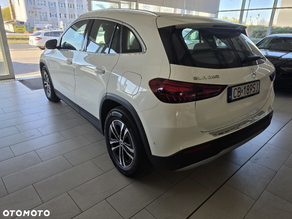 Mercedes-Benz GLA 200 Style - 6