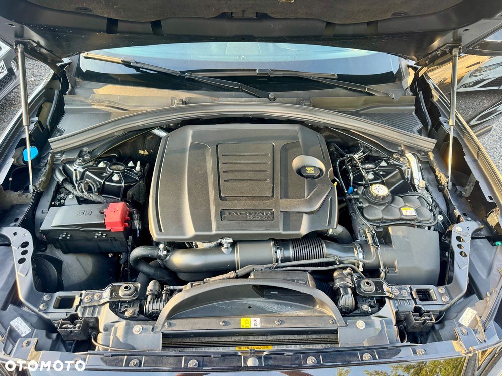 Jaguar F-Pace 2.0 i4P AWD R-Sport - 28