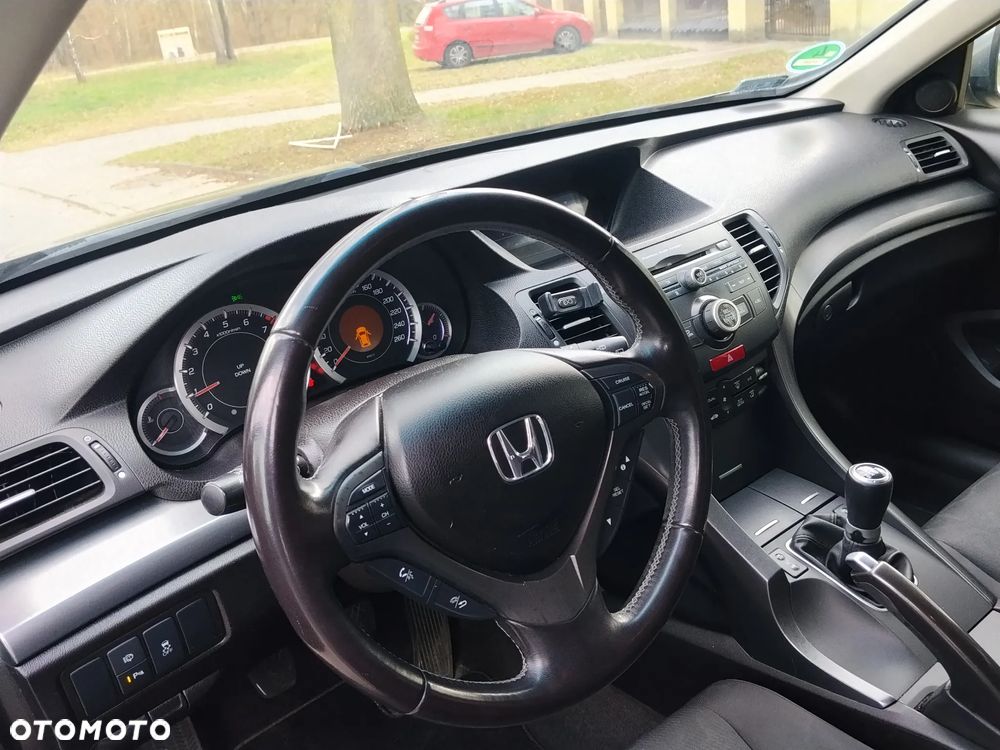 Honda Accord 2.0 Executive - 7