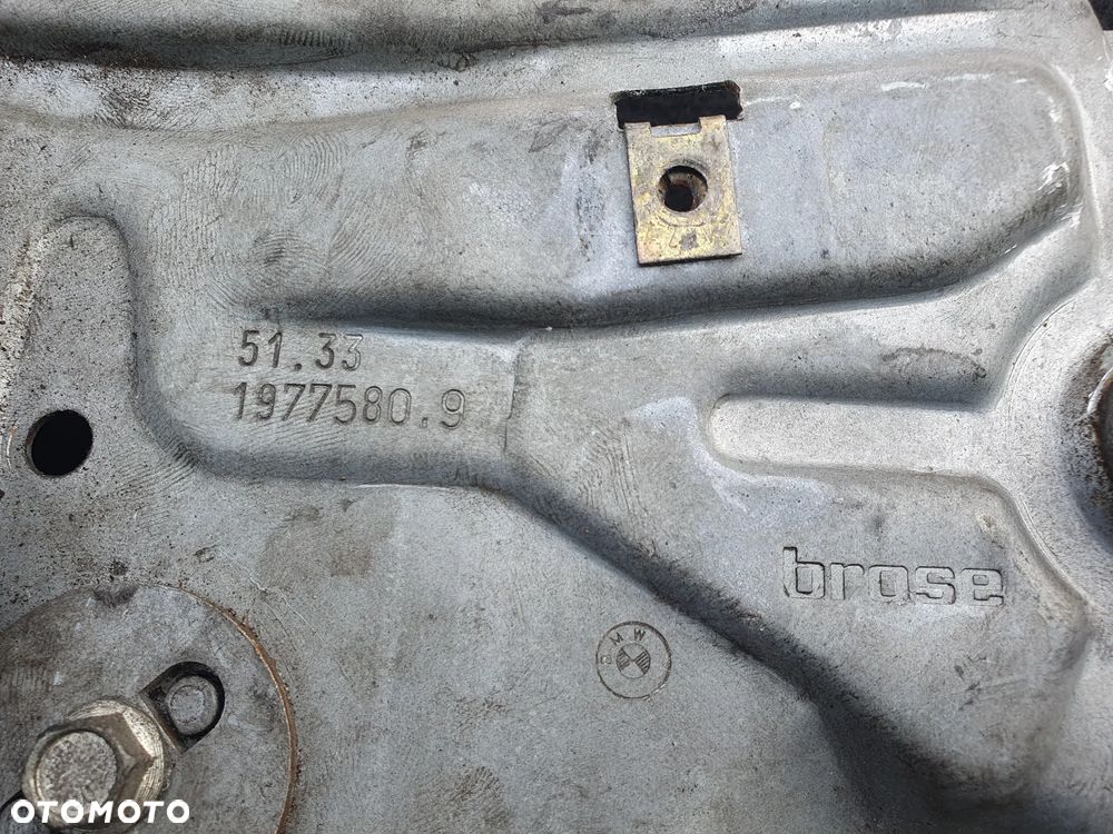 BMW E36 COUPE PODNOŚNIK SZYBY PRAWY PRZÓD 1977580 8360977 - 2