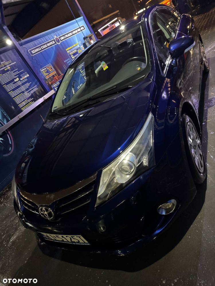 Toyota Avensis 1.8 Active - 13