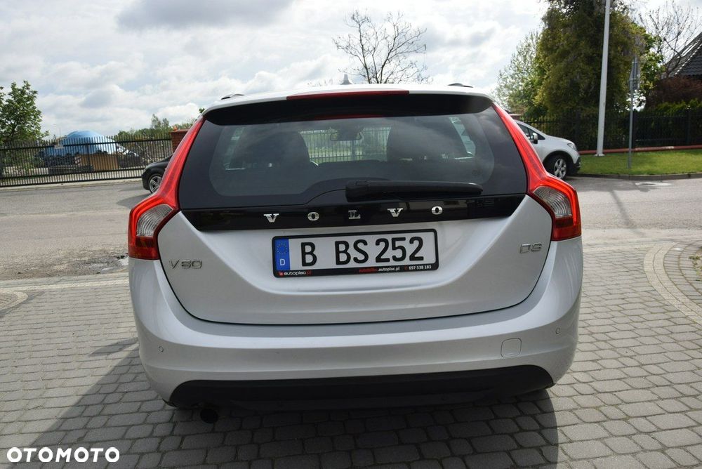 Volvo V60 D4 Momentum - 17