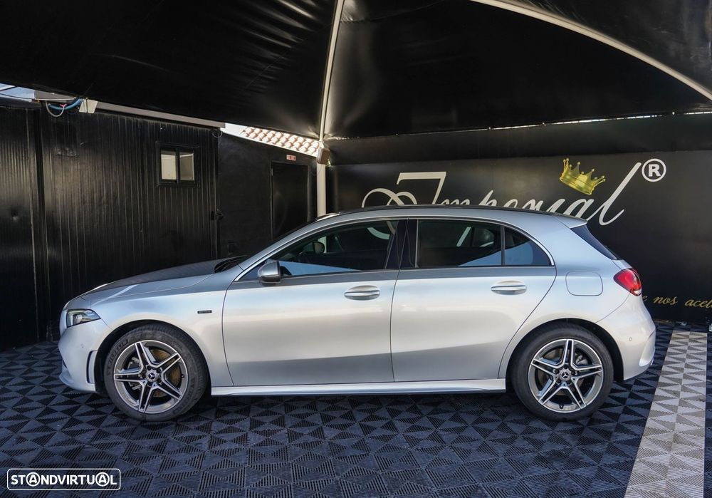 Mercedes-Benz A 250 e AMG Line - 13