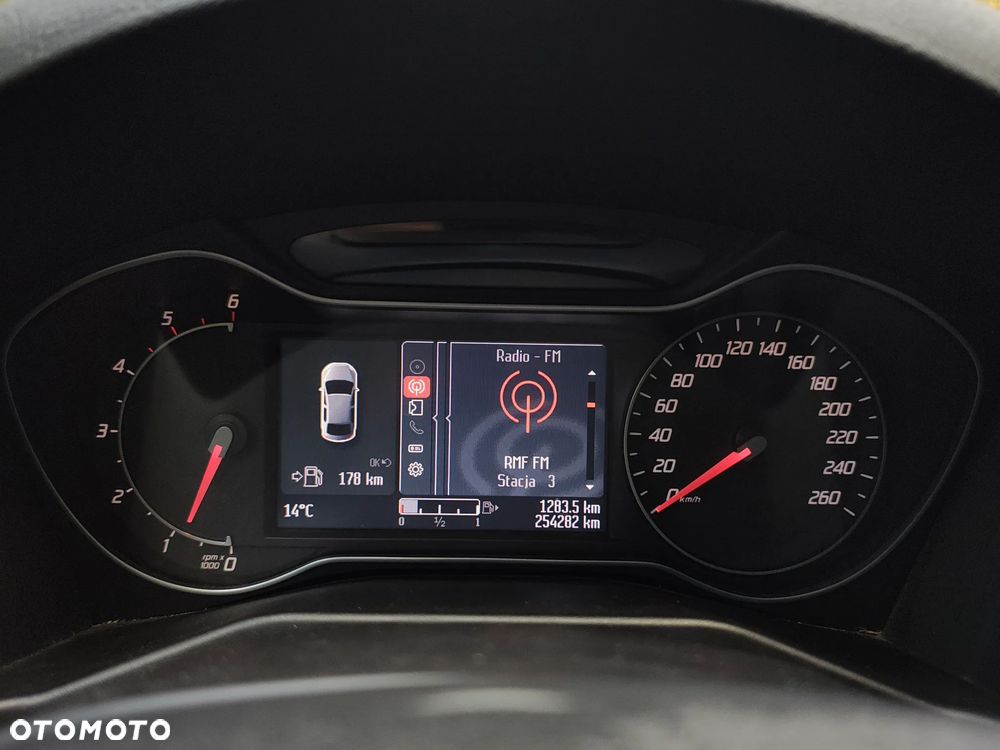 Ford Mondeo - 34