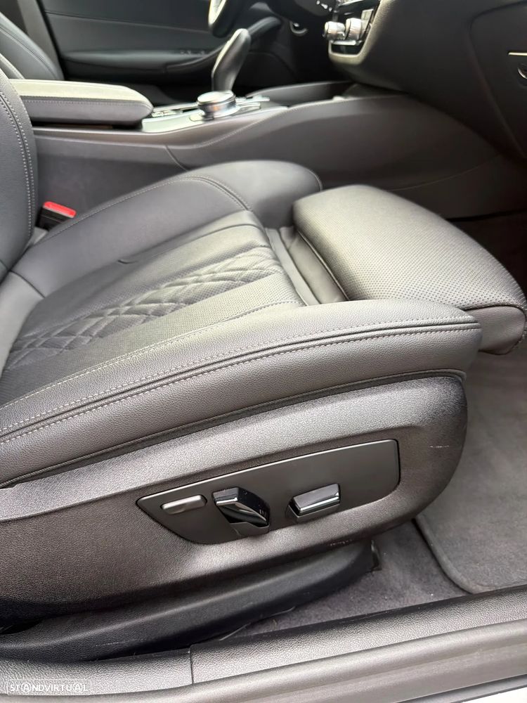 BMW 530 e Pack Desportivo M - 26