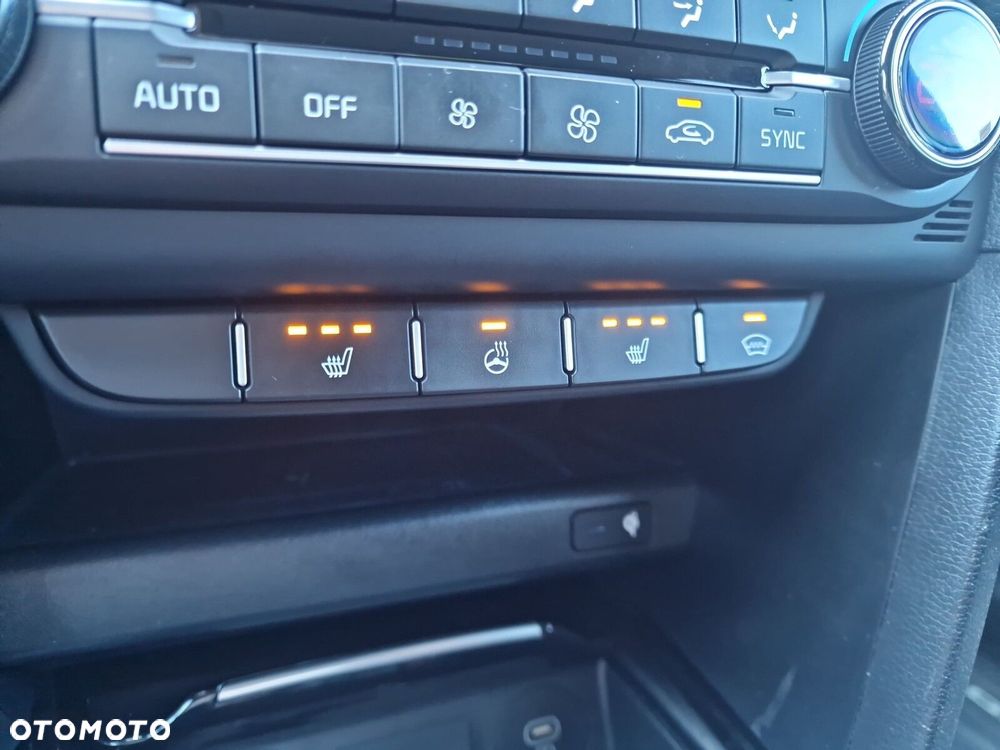 Kia XCeed 1.5 T-GDI Business Line DCT - 28