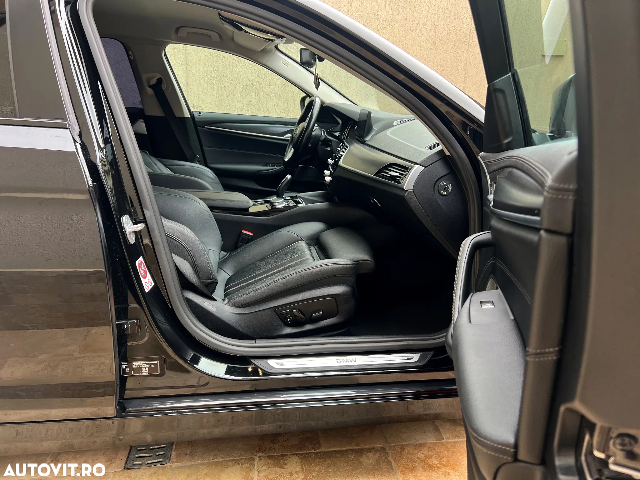 BMW Seria 5 520d AT - 25