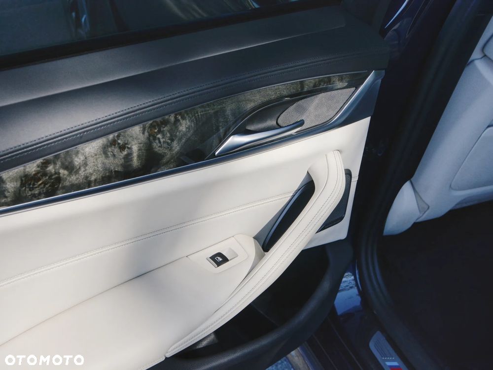BMW Seria 5 540d xDrive mHEV M Sport sport - 22