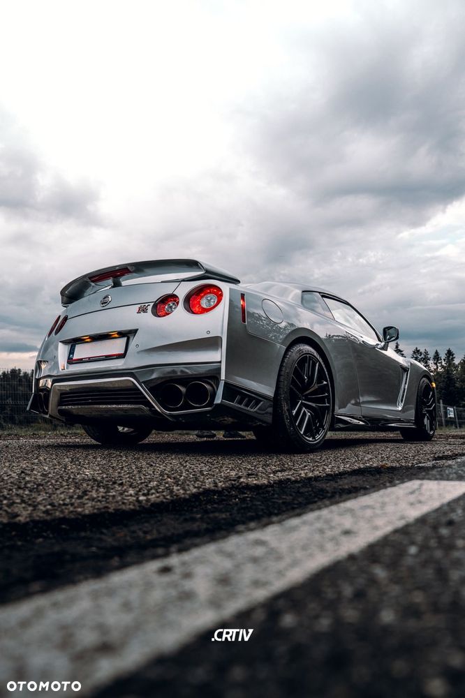 Nissan GT-R - 6