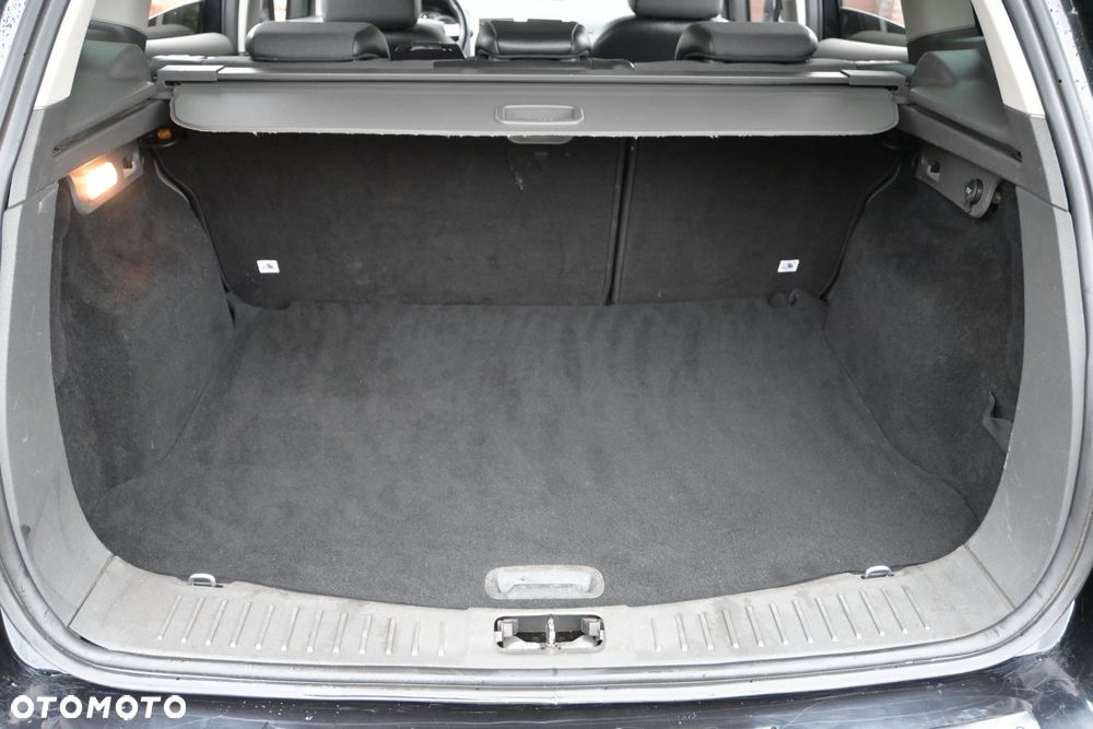 Ford Kuga 2.0 TDCi 4x4 Titanium - 36