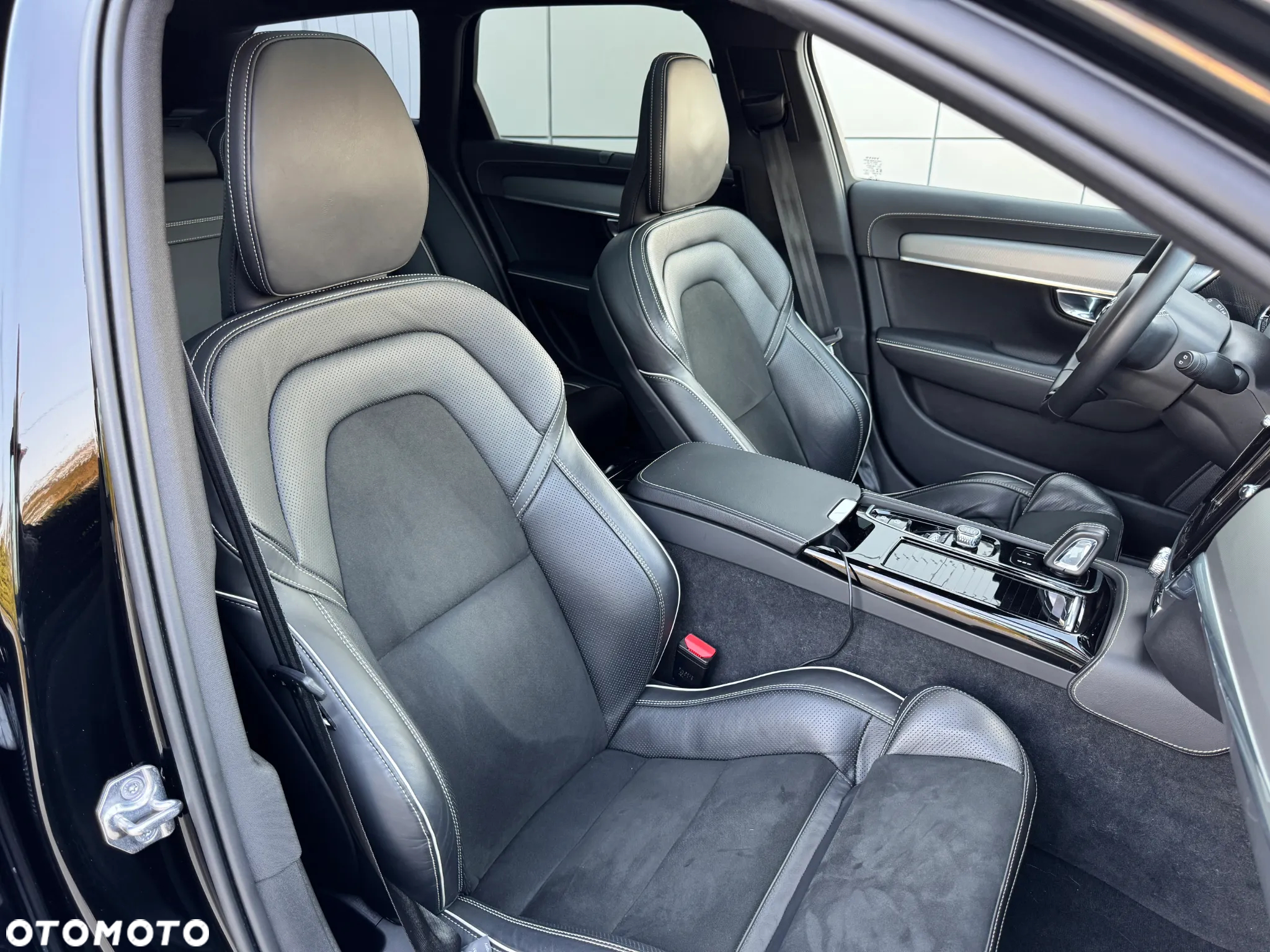 Volvo V90 T6 AWD Plug-In Hybrid Inscription Expression - 16