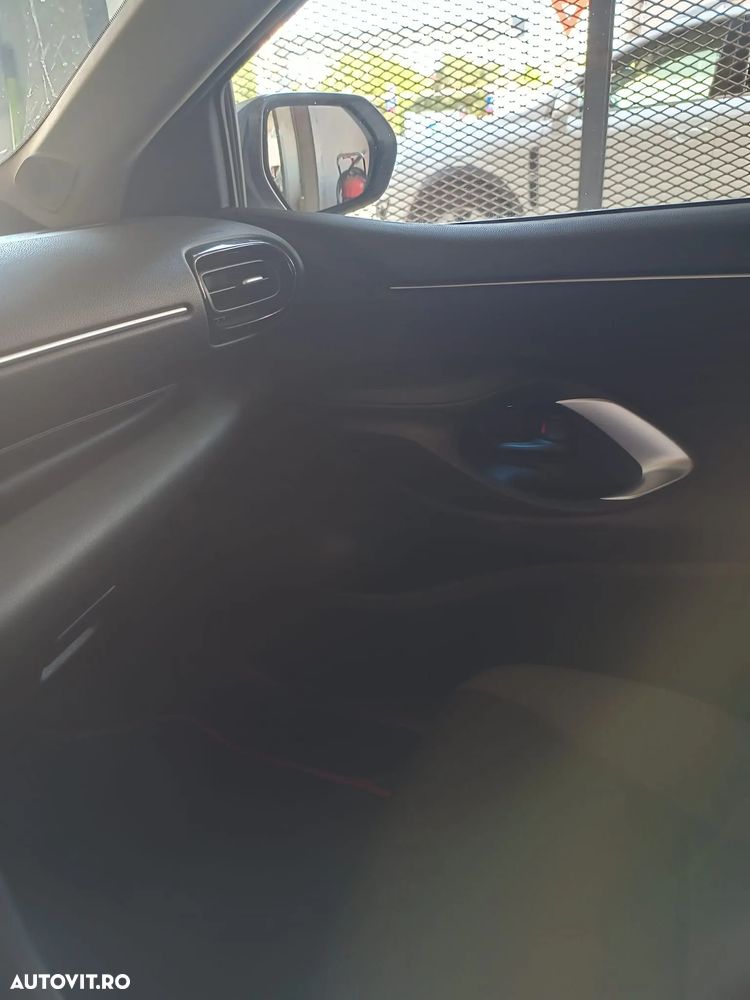 Toyota Yaris 1.5 VVT-i HSD Dynamic Plus - 11