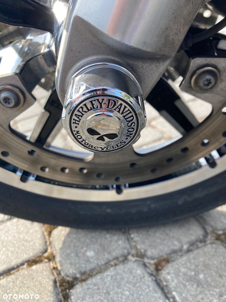 Harley-Davidson FLH Electra Glide - 14