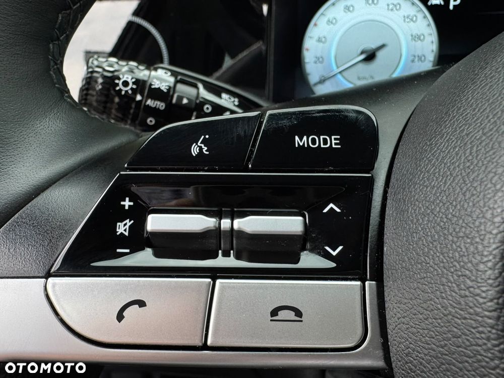 Hyundai Elantra 1.6 Executive CVT - 13