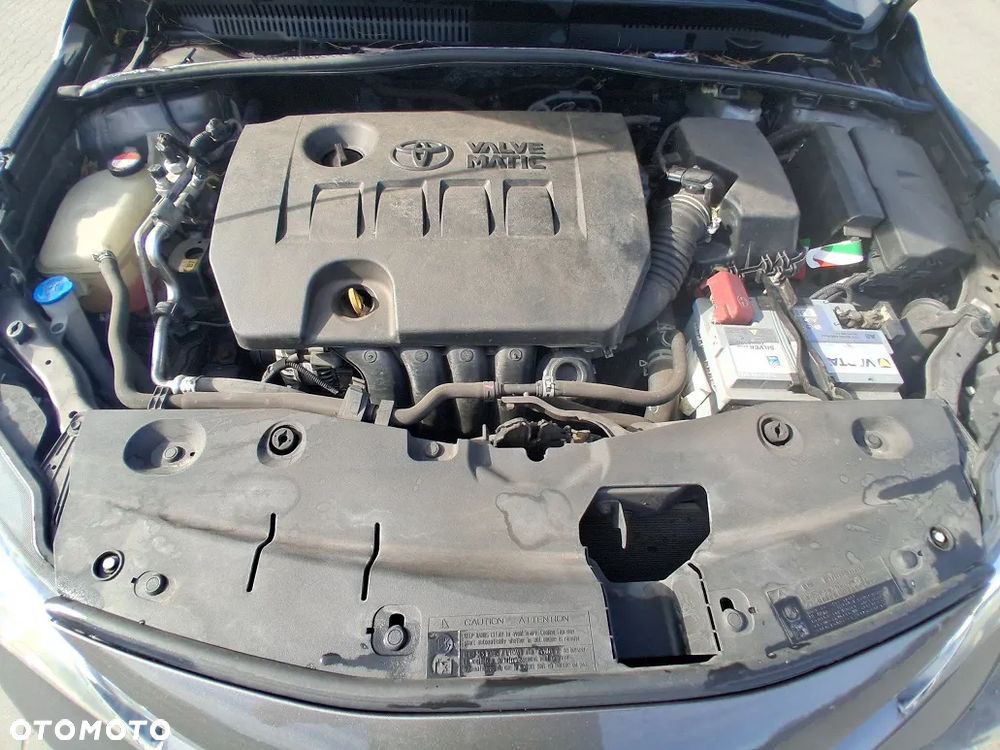 Toyota Avensis 1.8 Premium - 23