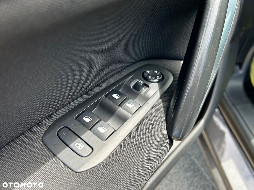 Peugeot 308 - 22