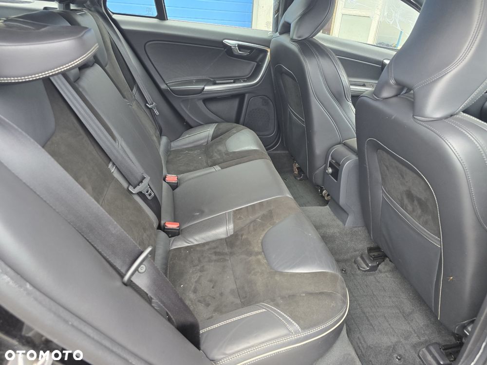 Volvo V60 D2 Drive-E R-Design Momentum - 10