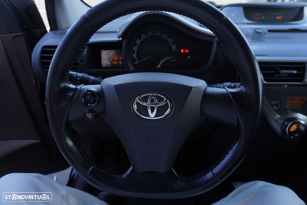 Toyota iQ 1.0 - 10