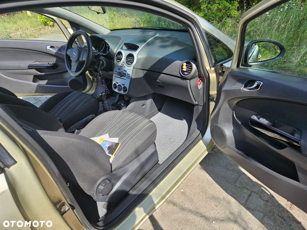 Opel Corsa 1.2 16V Limited Edition - 10
