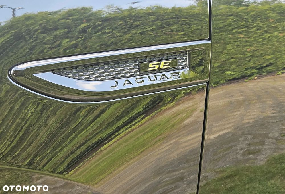 Jaguar E-Pace P250 AWD SE - 31