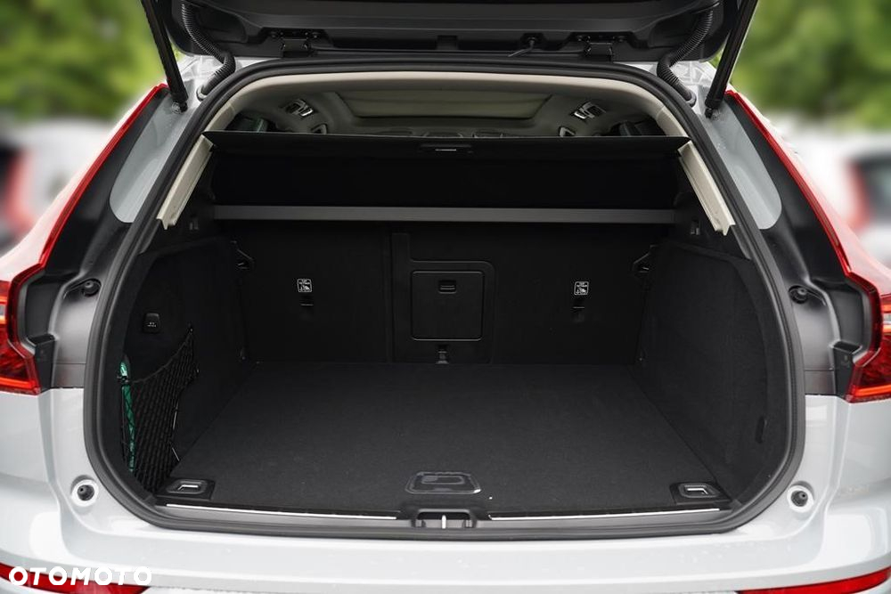Volvo XC 60 B5 B AWD Plus Dark - 7