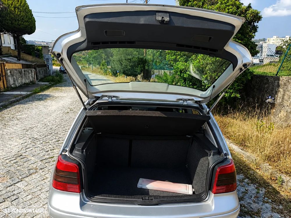 VW Golf 1.4i 25 Anos - 10