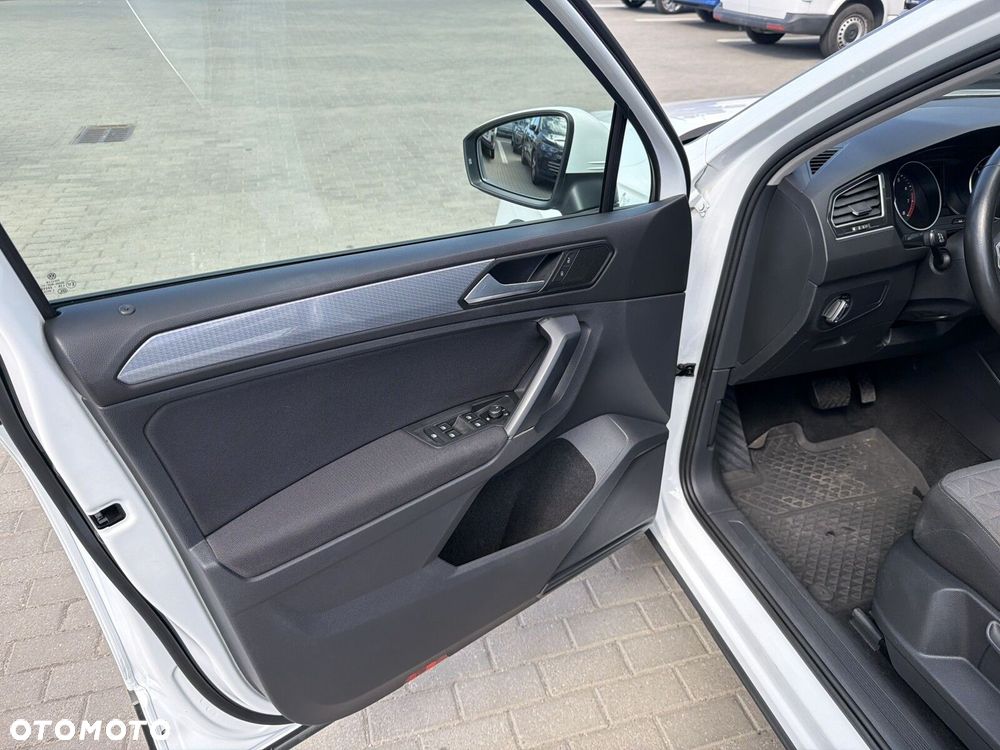 Volkswagen Tiguan - 10