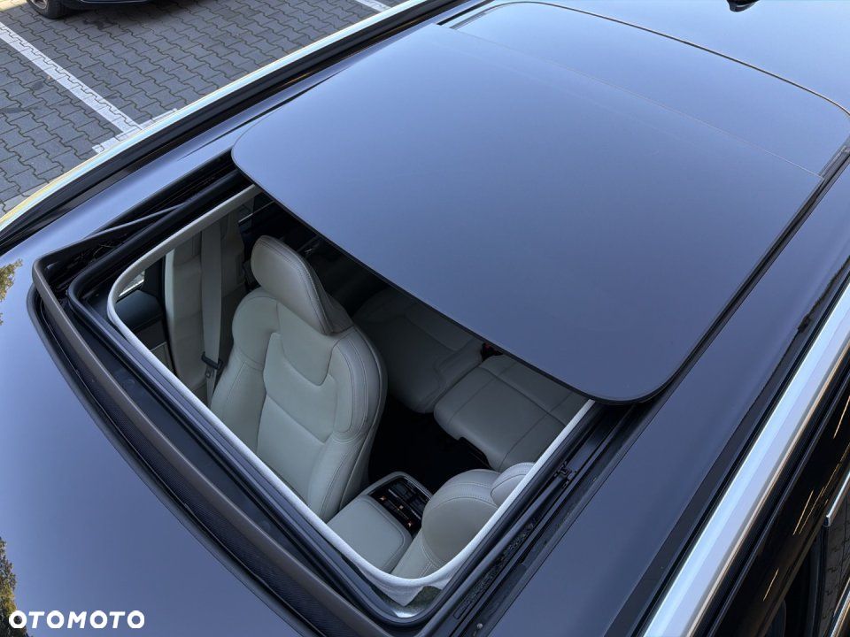 Volvo XC 90 - 22