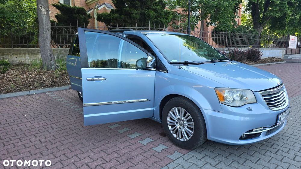 Chrysler Town & Country 3.6 Limited - 7