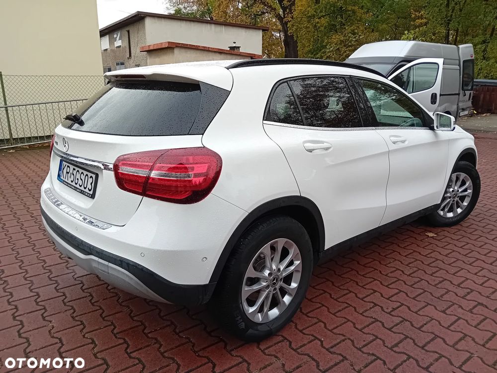 Mercedes-Benz GLA 200 7G-DCT Urban - 6