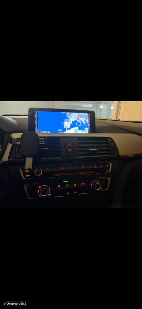 BMW 320 d Auto Line Sport - 10