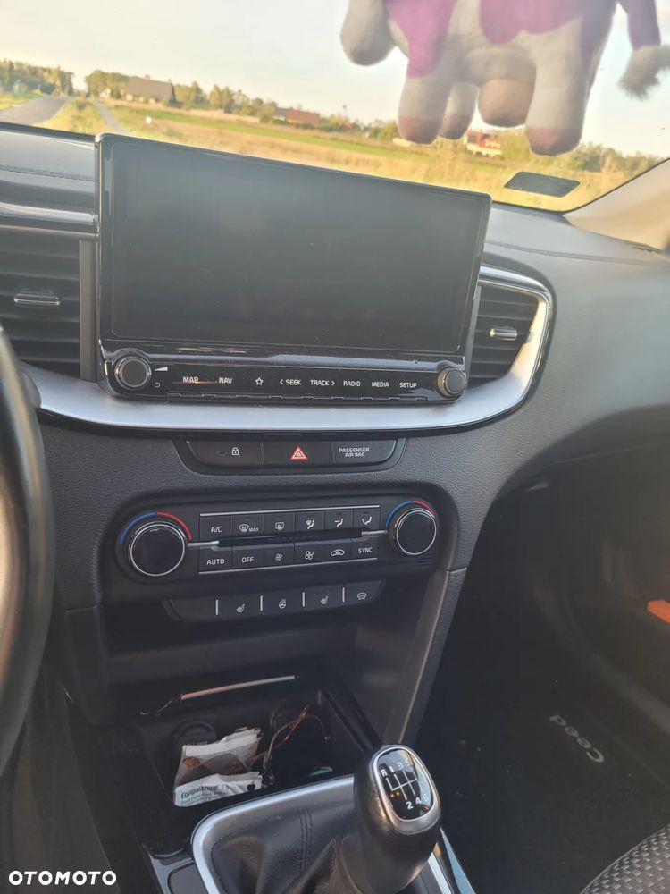 Kia Ceed 1.5 T-GDI Business Line Plus - 8