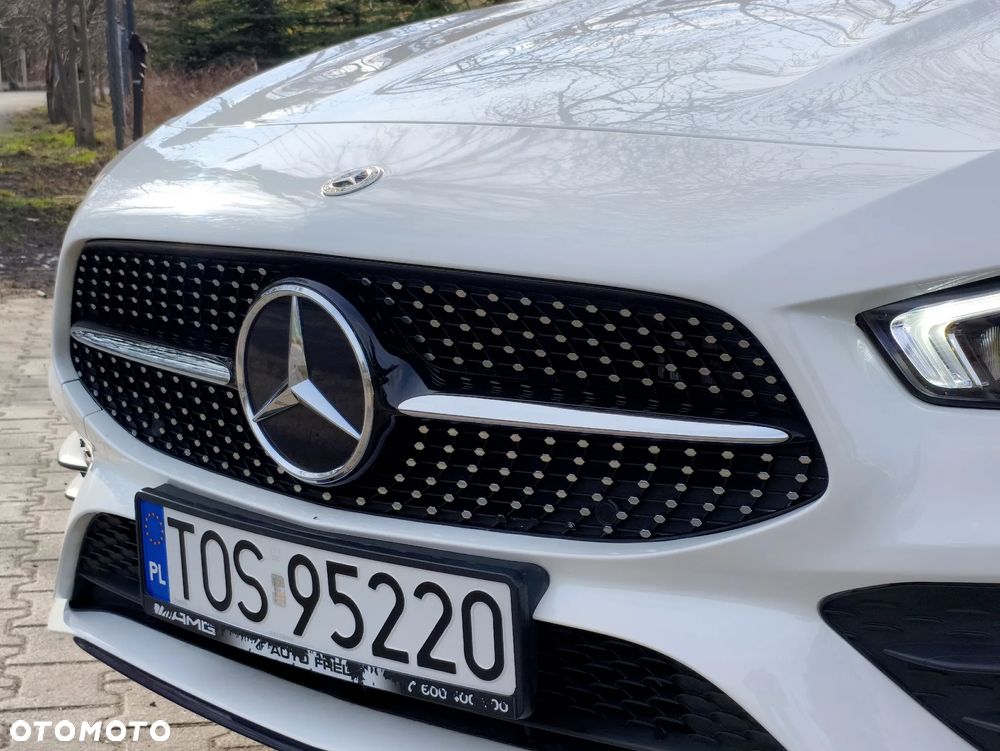 Mercedes-Benz CLA 250 E AMG Line 8G-DCT - 24