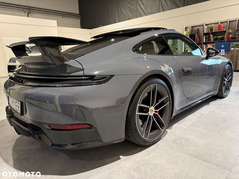 Porsche 911 Carrera T-Hybrid 4 GTS - 8