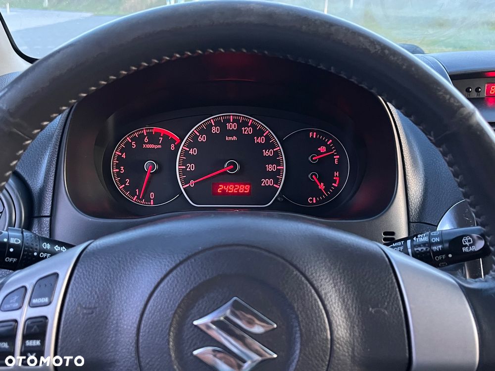 Suzuki SX4 1.6 GS / Premium - 16