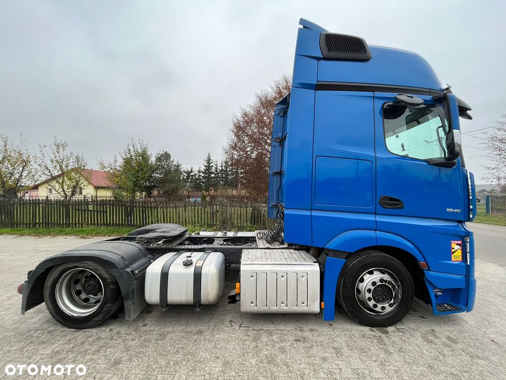 Mercedes-Benz 1845 - 23