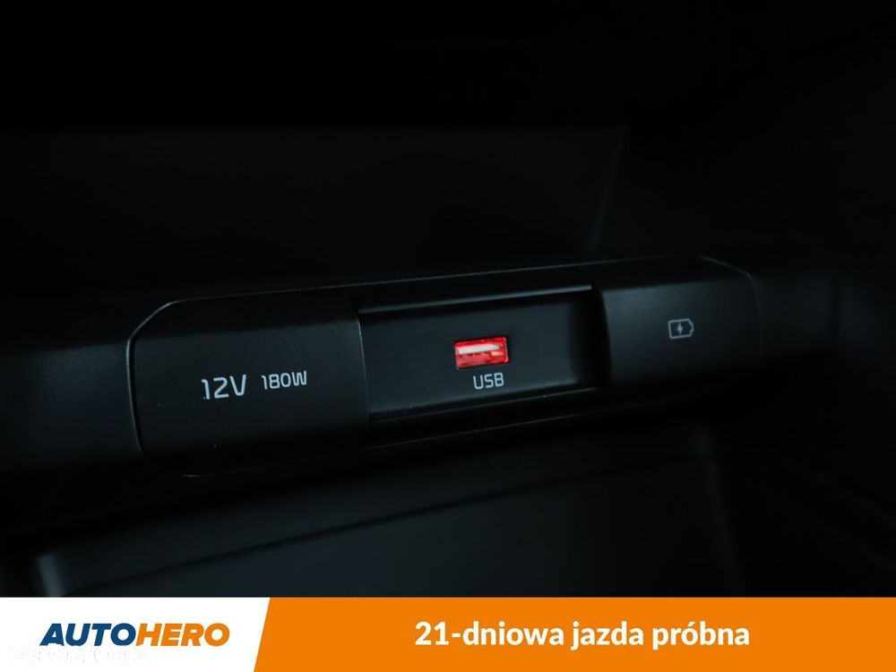 Kia XCeed 1.5 T-GDI M - 24
