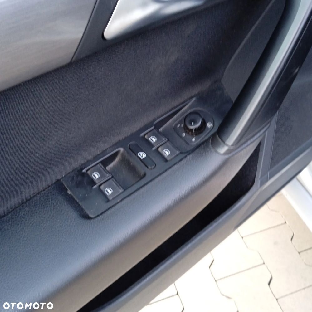 Volkswagen Passat 2.0 TDI Comfortline - 19