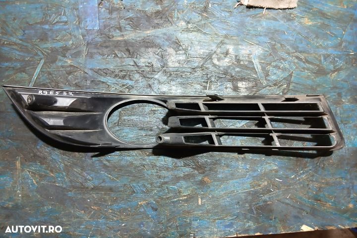 Grila proiector stanga 3C0853665A 3C0853665A Volkswagen VW Passat B6 - 2